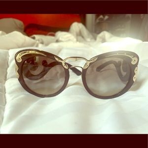 PRADA SPR09TS TORTOISE SUNGLASSES GOLD TRIM!